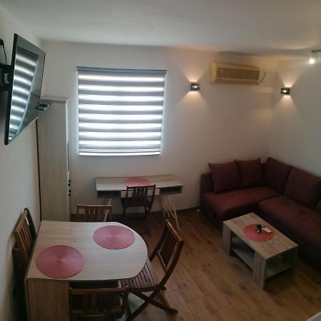 Braun Apartment زادار المظهر الخارجي الصورة